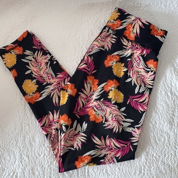 MinkPink Move Floral Leggings - Picture 1 of 7